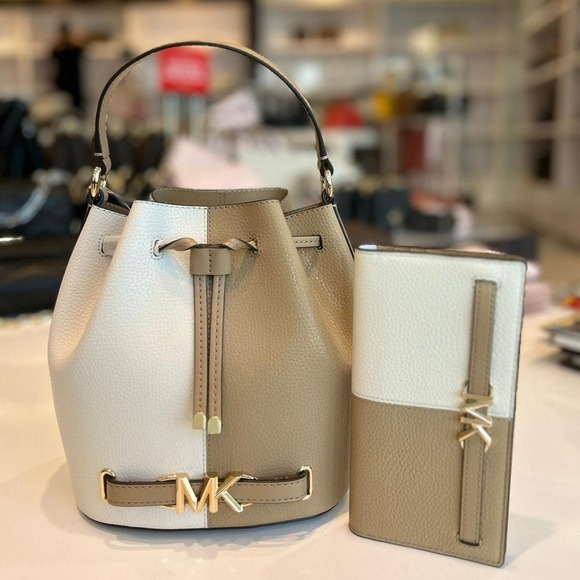 Michael Kors reed medium belted bucket bag & Large snap wallet bundle camel mult